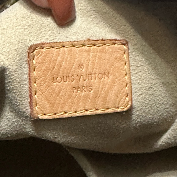 Louis Vuitton Artsy - Picture 4 of 16